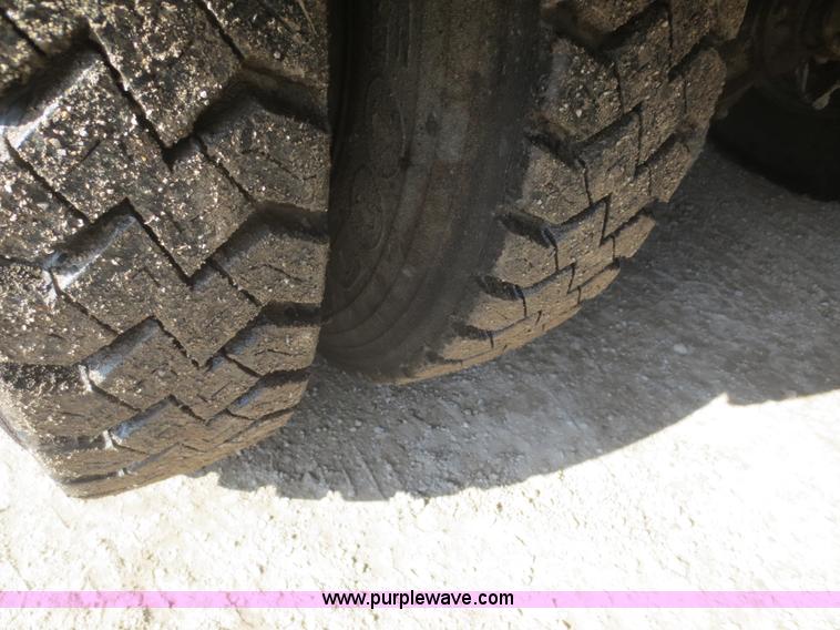 image for item D2076 1971 International Cargostar oil distribution truck