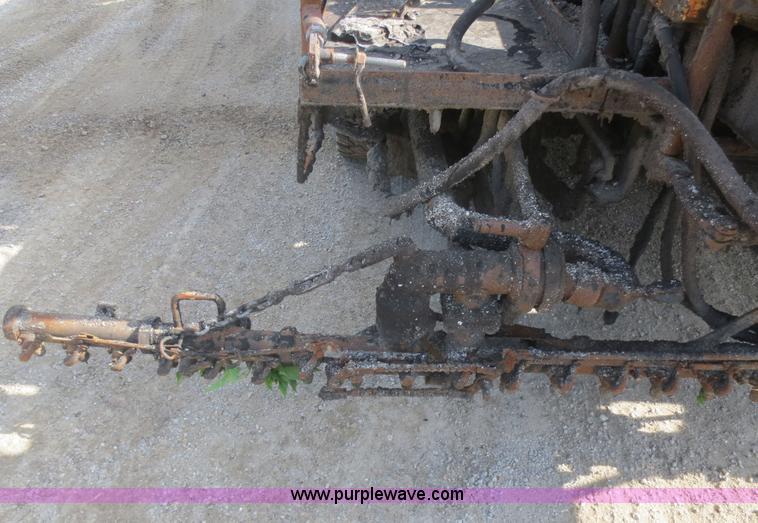 image for item D2076 1971 International Cargostar oil distribution truck