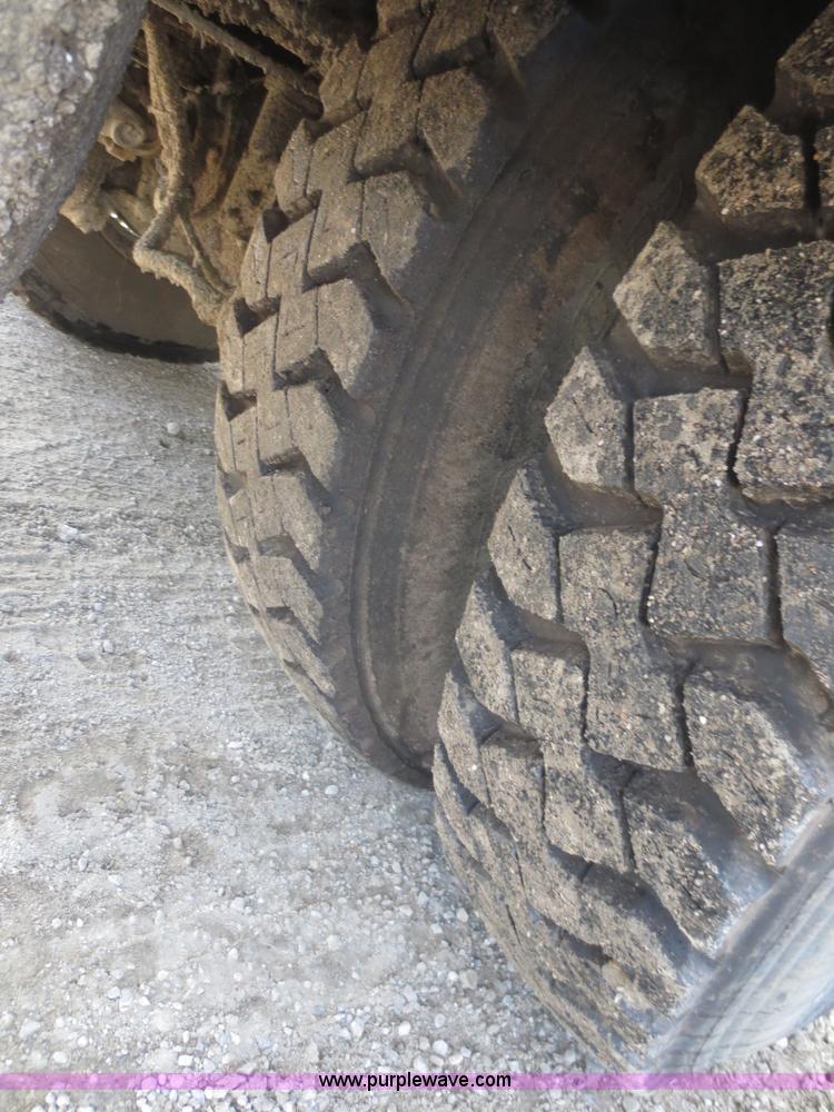 image for item D2076 1971 International Cargostar oil distribution truck