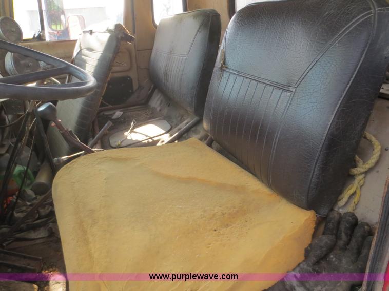 image for item D2076 1971 International Cargostar oil distribution truck