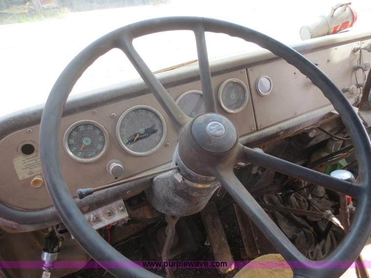 image for item D2076 1971 International Cargostar oil distribution truck