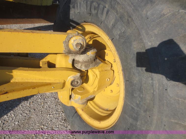 image for item D2077 1997 Caterpillar 120H articulated motor grader