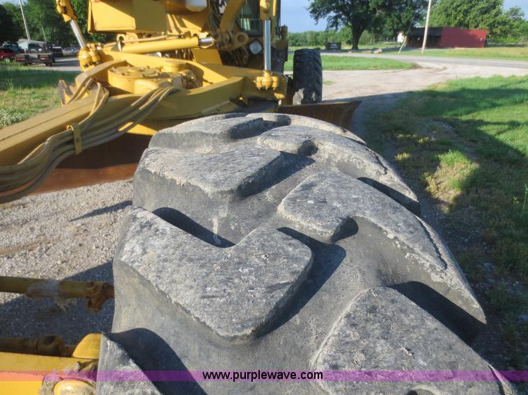 image for item D2077 1997 Caterpillar 120H articulated motor grader