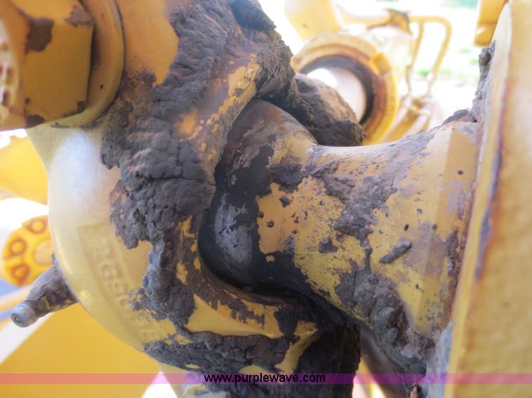 image for item D2077 1997 Caterpillar 120H articulated motor grader