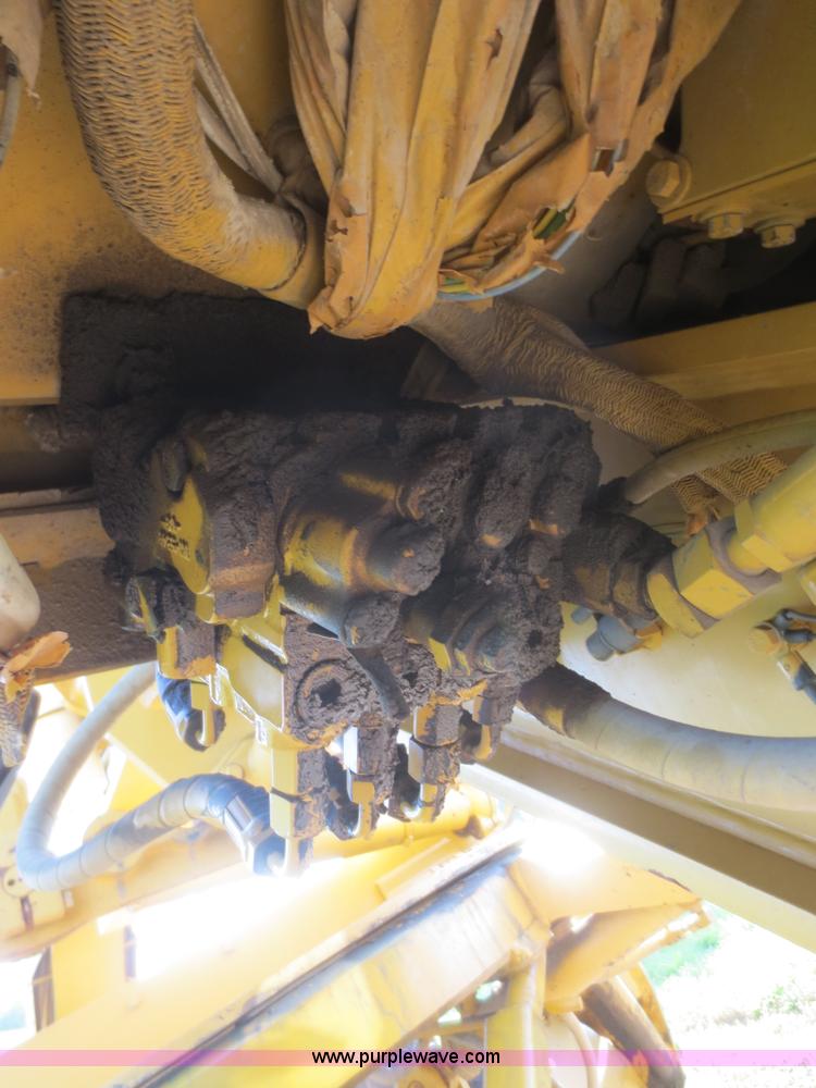 image for item D2077 1997 Caterpillar 120H articulated motor grader