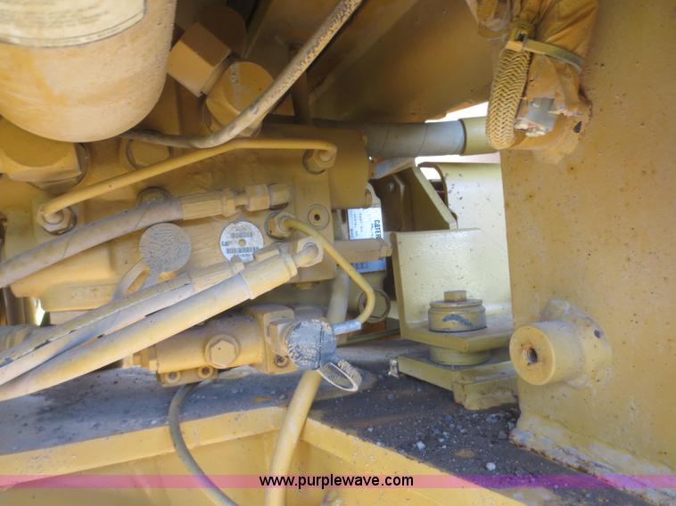 image for item D2077 1997 Caterpillar 120H articulated motor grader