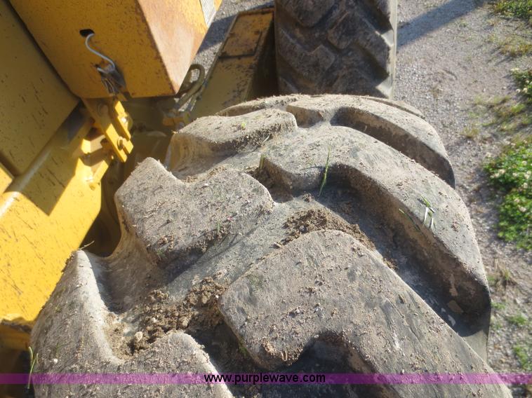 image for item D2077 1997 Caterpillar 120H articulated motor grader