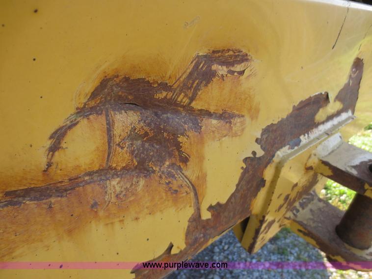 image for item D2077 1997 Caterpillar 120H articulated motor grader