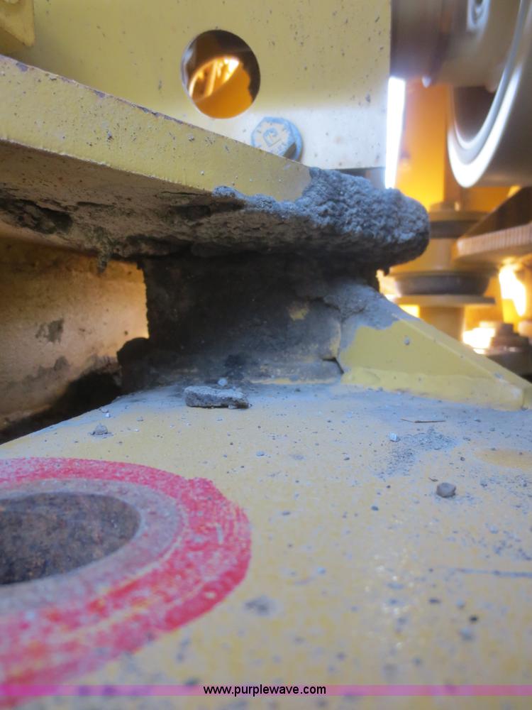 image for item D2077 1997 Caterpillar 120H articulated motor grader