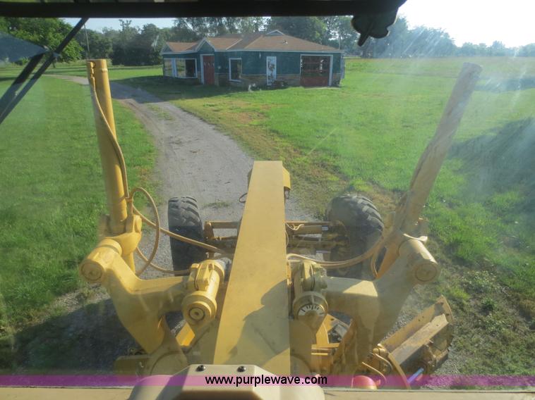 image for item D2077 1997 Caterpillar 120H articulated motor grader