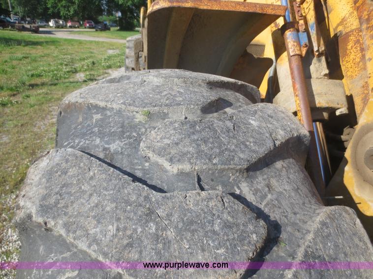 image for item D2078 1980 Caterpillar 950 articulated wheel loader