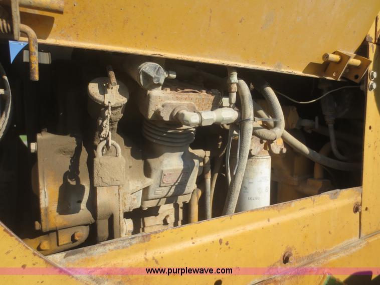 image for item D2078 1980 Caterpillar 950 articulated wheel loader