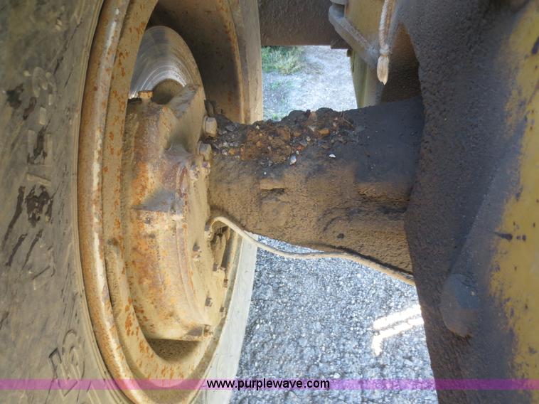 image for item D2078 1980 Caterpillar 950 articulated wheel loader