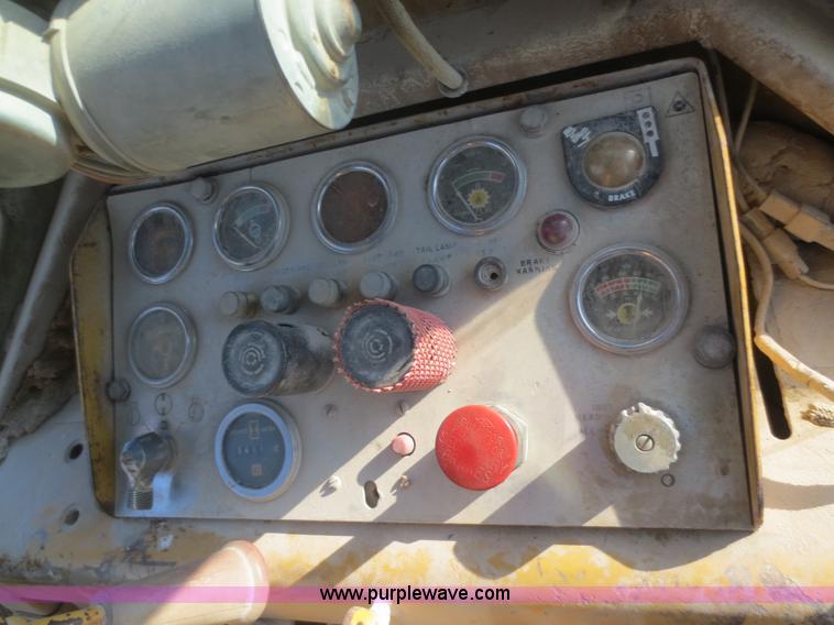 image for item D2078 1980 Caterpillar 950 articulated wheel loader