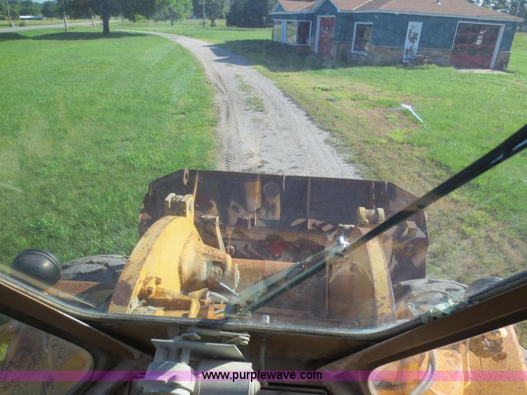 image for item D2078 1980 Caterpillar 950 articulated wheel loader