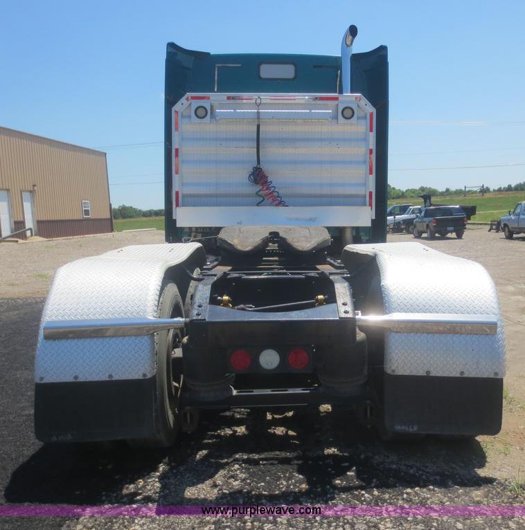 image for item D2079 1998 Volvo VN semi truck