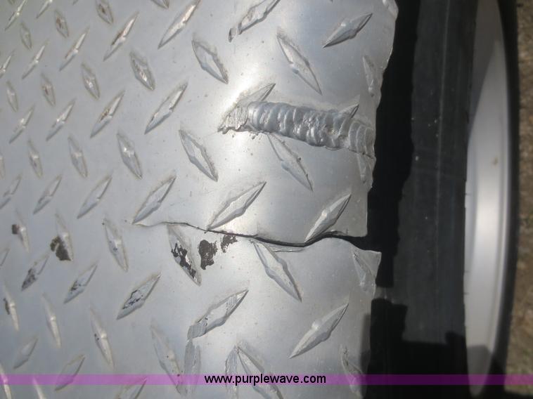 image for item D2079 1998 Volvo VN semi truck