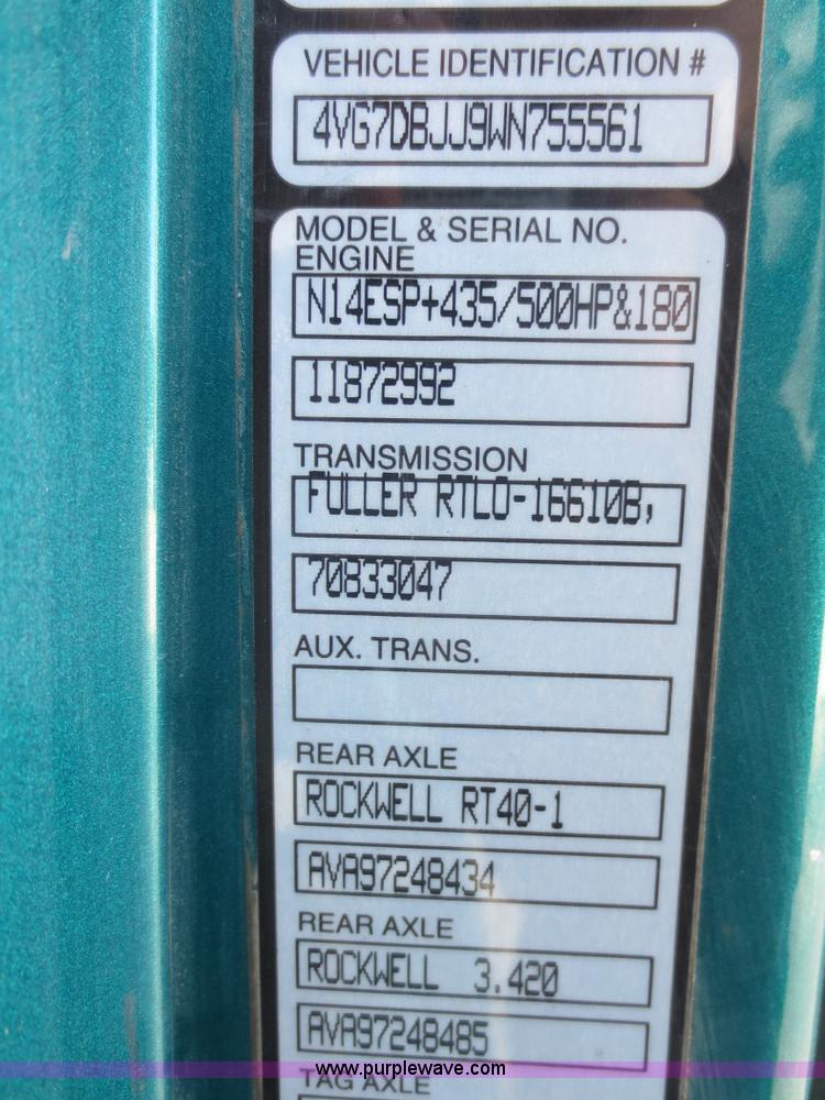 image for item D2079 1998 Volvo VN semi truck