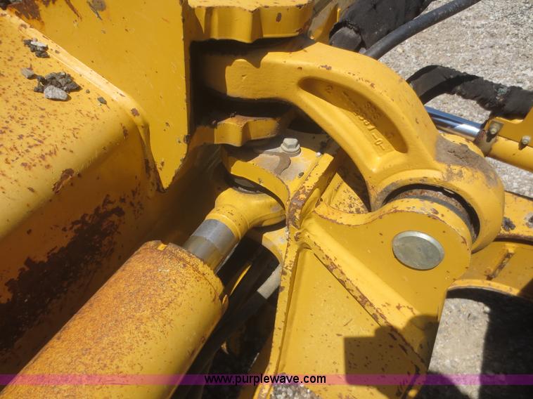 image for item D2080 2003 John Deere 450H LT Series dozer