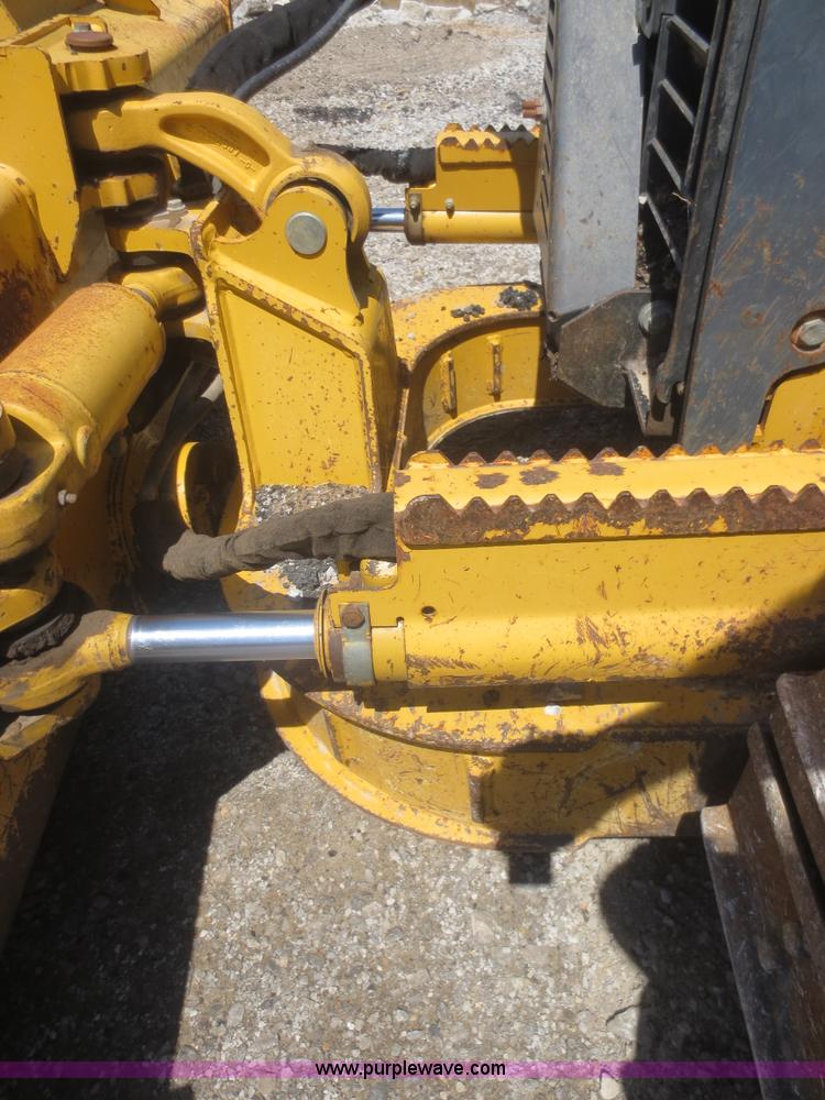image for item D2080 2003 John Deere 450H LT Series dozer