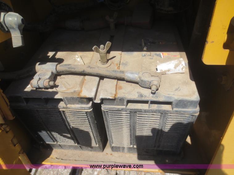 image for item D2080 2003 John Deere 450H LT Series dozer