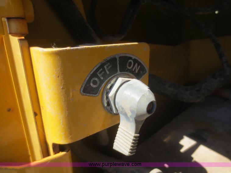 image for item D2080 2003 John Deere 450H LT Series dozer