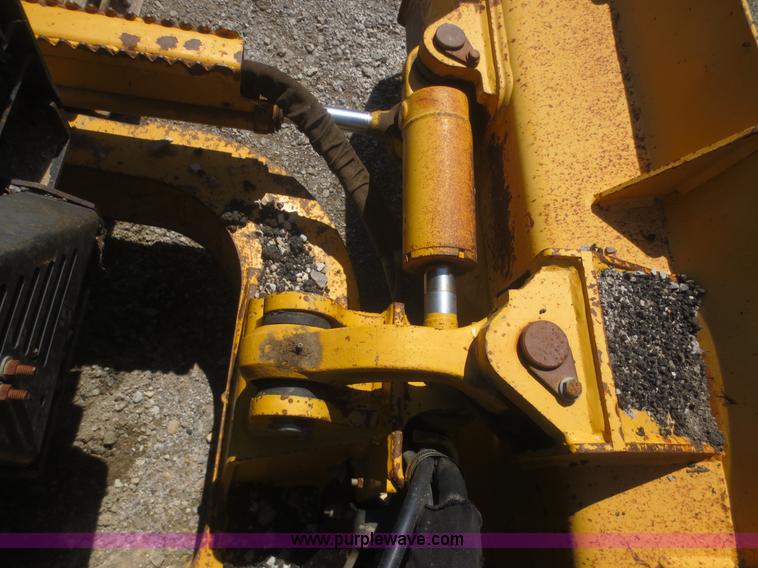 image for item D2080 2003 John Deere 450H LT Series dozer