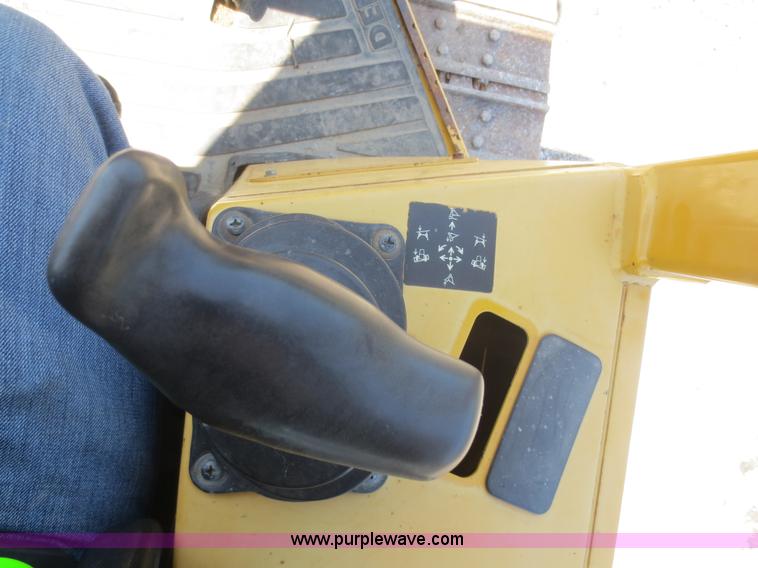 image for item D2080 2003 John Deere 450H LT Series dozer