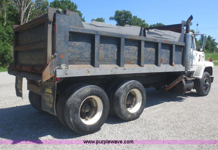 image for item D2081 1976 Ford 8000 dump truck