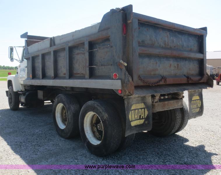 image for item D2081 1976 Ford 8000 dump truck