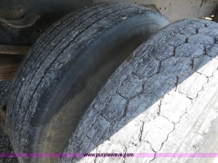 image for item D2081 1976 Ford 8000 dump truck