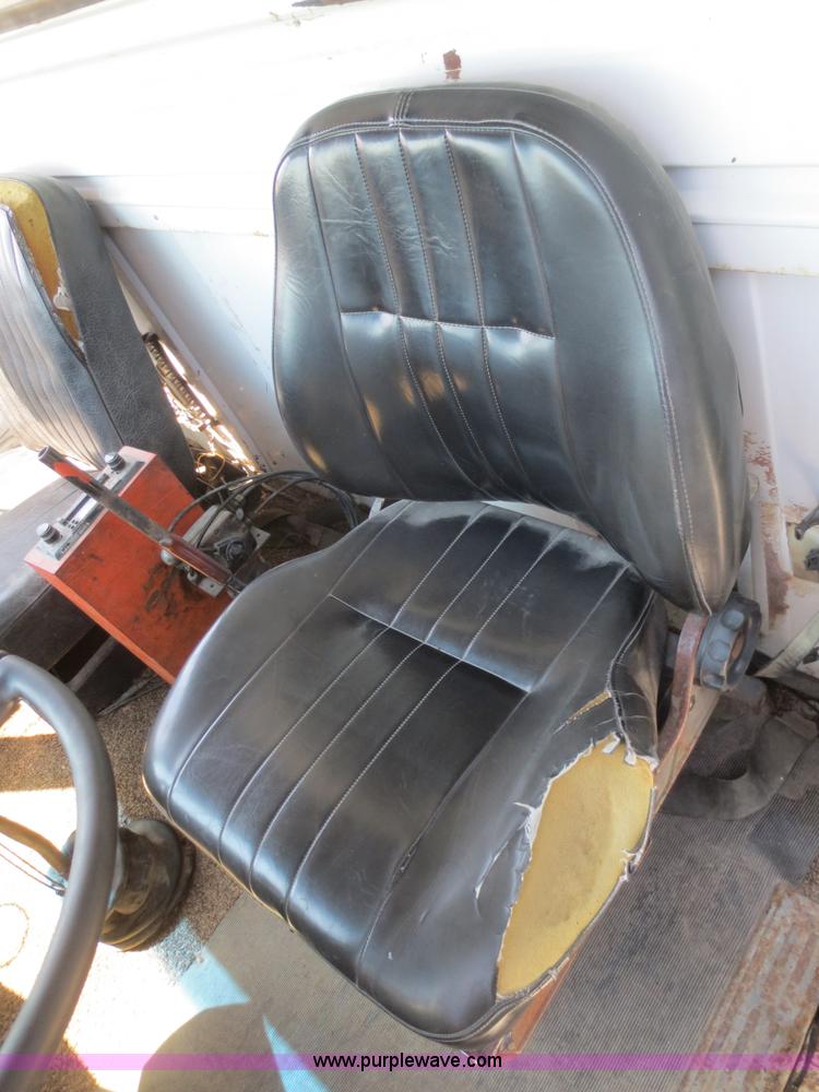 image for item D2081 1976 Ford 8000 dump truck