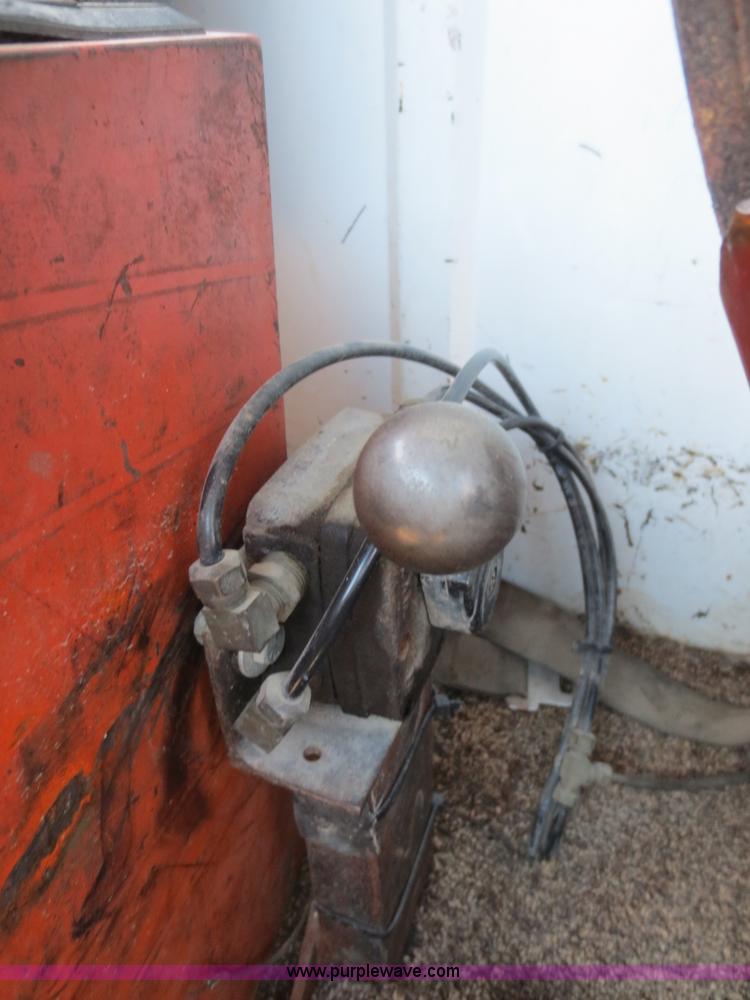 image for item D2081 1976 Ford 8000 dump truck