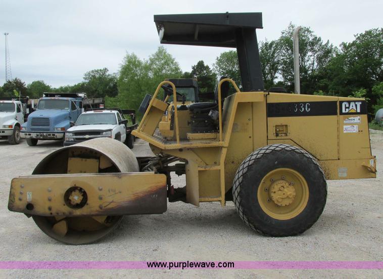 image for item D3973 1996 Caterpillar CS-433C vibratory roller