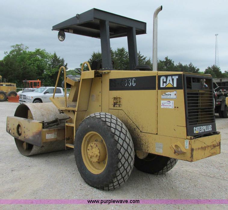 image for item D3973 1996 Caterpillar CS-433C vibratory roller