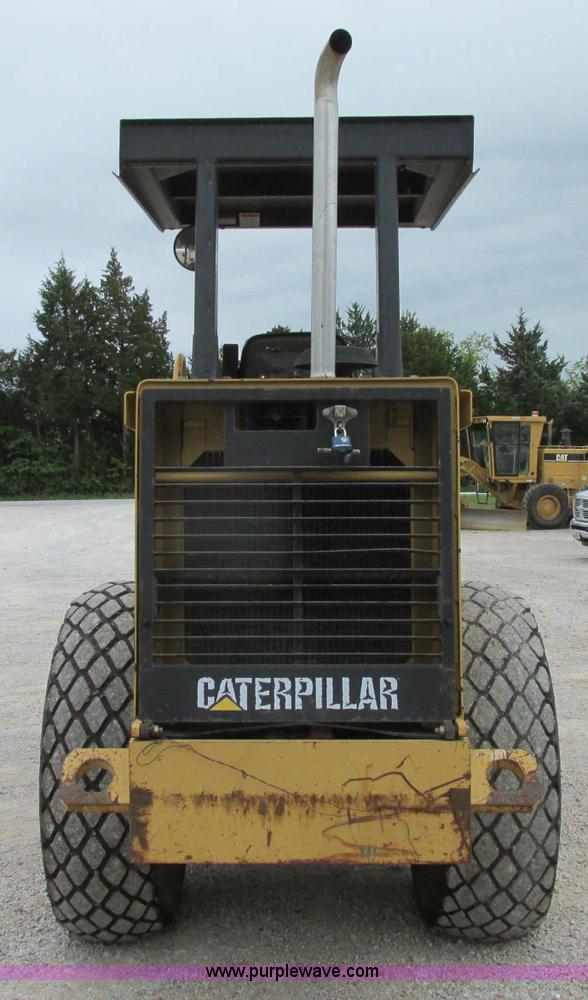 image for item D3973 1996 Caterpillar CS-433C vibratory roller