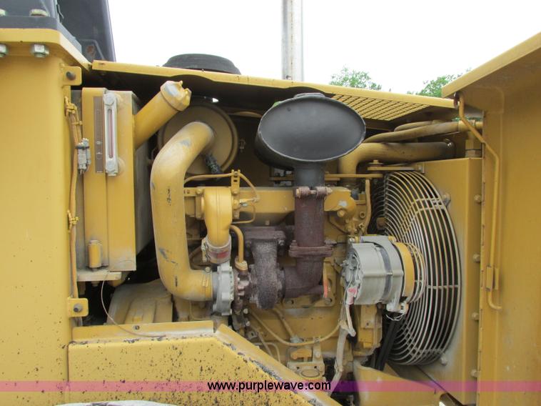 image for item D3973 1996 Caterpillar CS-433C vibratory roller