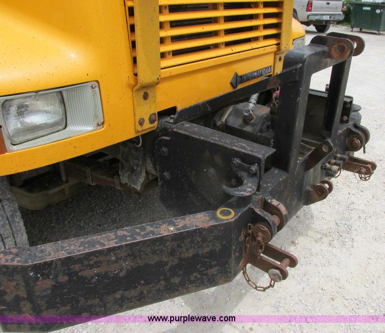 image for item D3974 1998 International 4900 dump truck