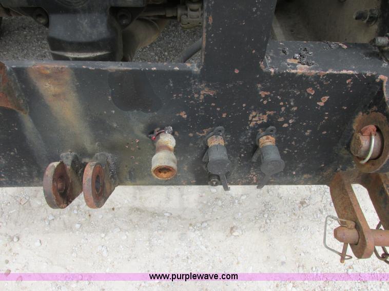 image for item D3974 1998 International 4900 dump truck