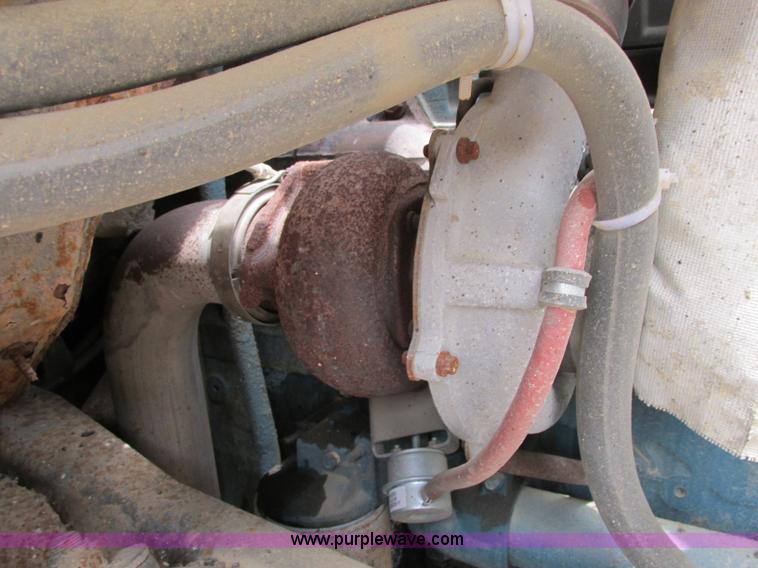 image for item D3974 1998 International 4900 dump truck