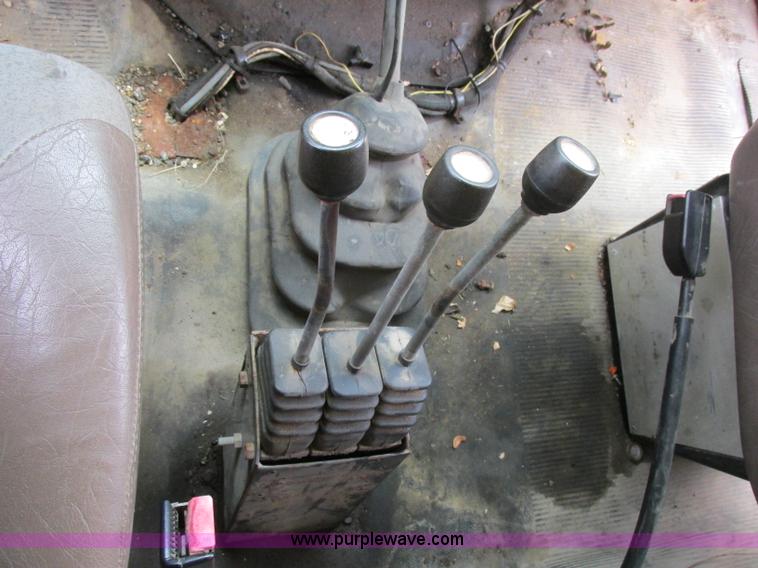 image for item D3974 1998 International 4900 dump truck