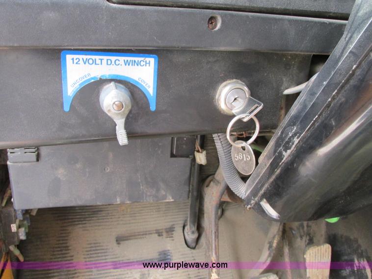 image for item D3974 1998 International 4900 dump truck