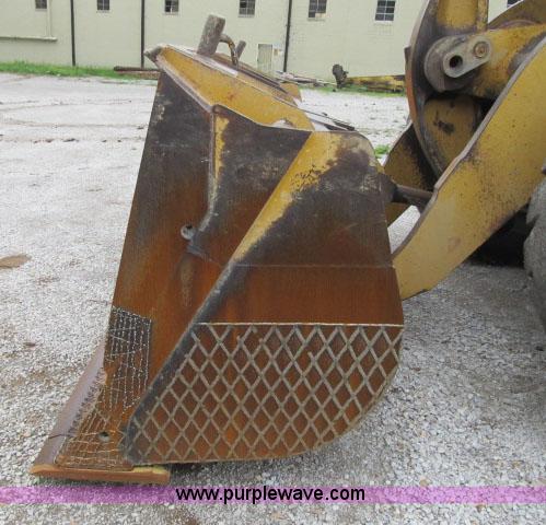image for item D3983 1996 Caterpillar 966F Series II articulated loader