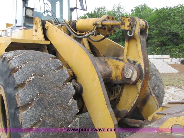 image for item D3983 1996 Caterpillar 966F Series II articulated loader