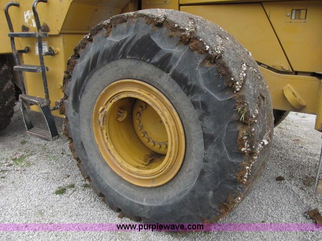 image for item D3983 1996 Caterpillar 966F Series II articulated loader