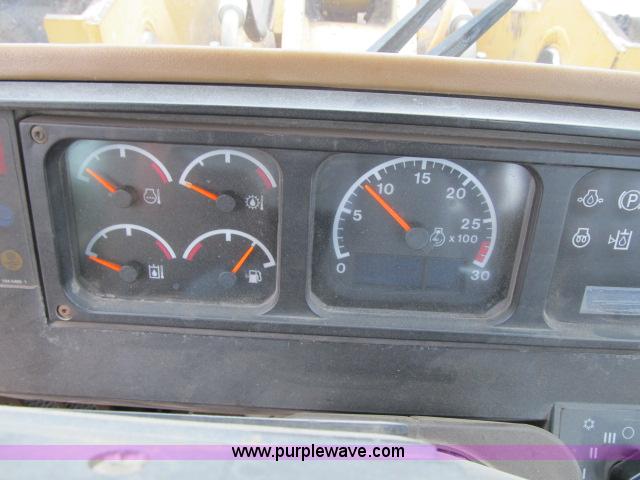 image for item D3983 1996 Caterpillar 966F Series II articulated loader