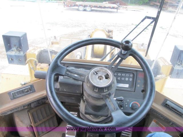 image for item D3983 1996 Caterpillar 966F Series II articulated loader