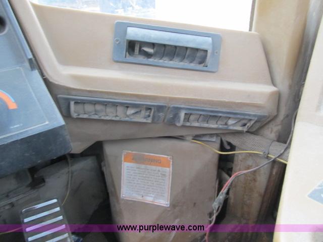 image for item D3983 1996 Caterpillar 966F Series II articulated loader