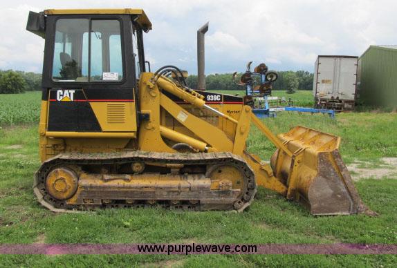 image for item D3985 2002 Caterpillar 939C track loader