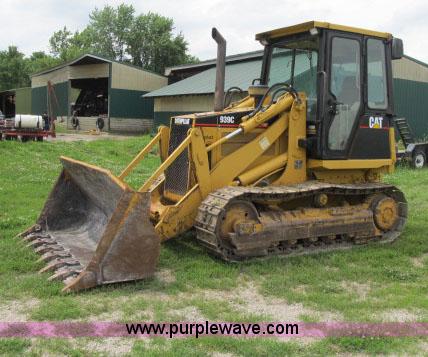 image for item D3985 2002 Caterpillar 939C track loader